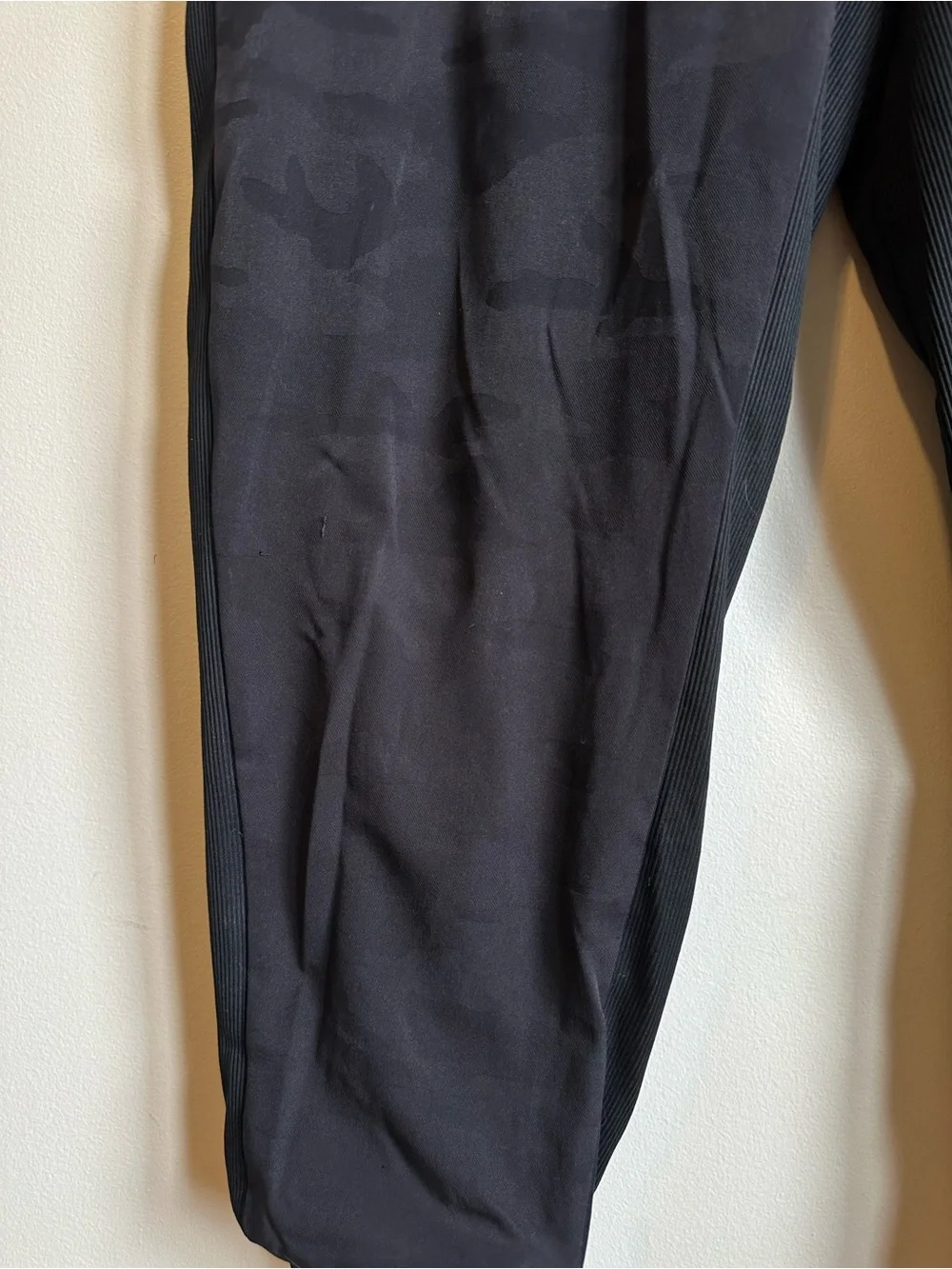 Athleta Brooklyn Camo Lined Joggers Womens 12 Black 985549 Athletic